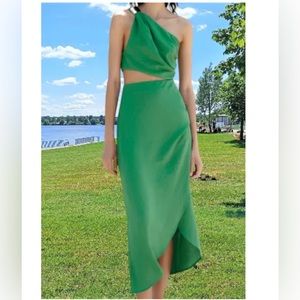 ZARA NWT ONE SHOULDER ASYMMETRIC GREEN DRESS
